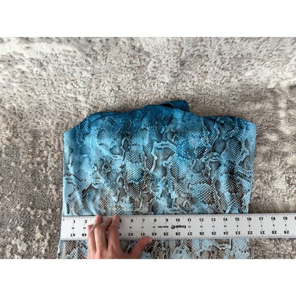 NEW White House Black Market Size M Snakeskin Print Ombre Cutout Back Dress Blue - Picture 5 of 9